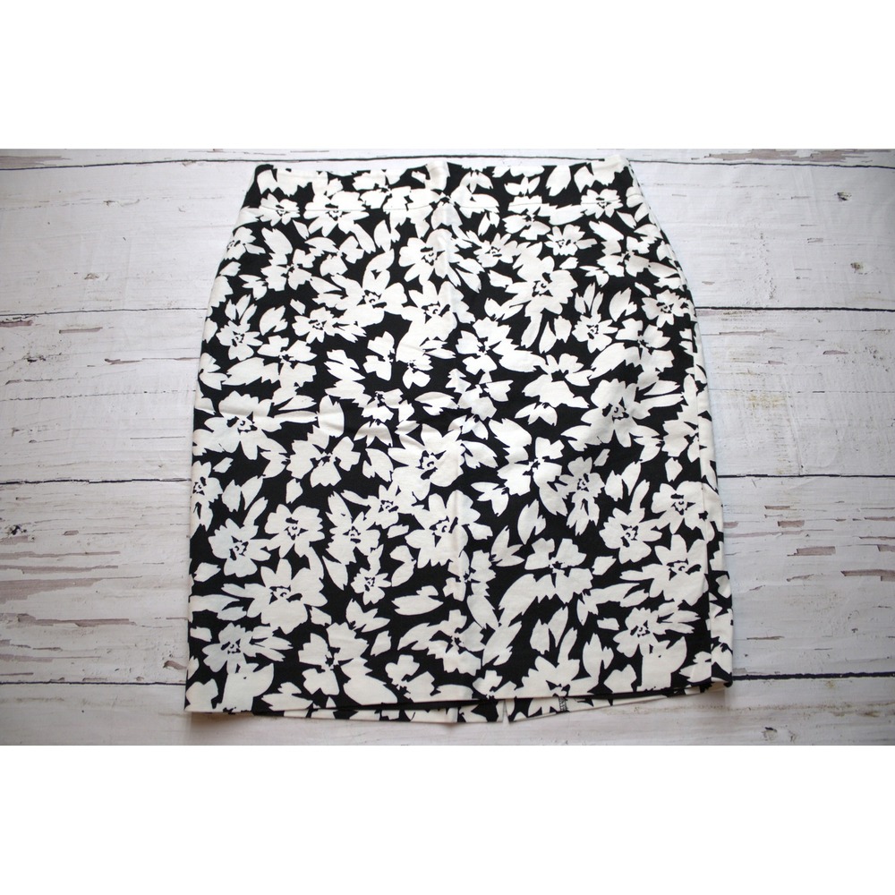 Ann Taylor LOFT Black White Floral Pencil Skirt Size 12 Cotton Blend Lined